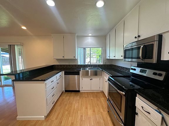 2nd image of 1033 Maria Dr