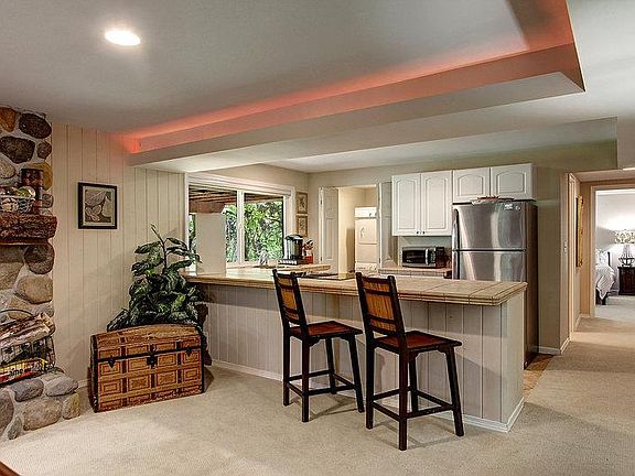 4th image of 1028 109th Ave SE #2