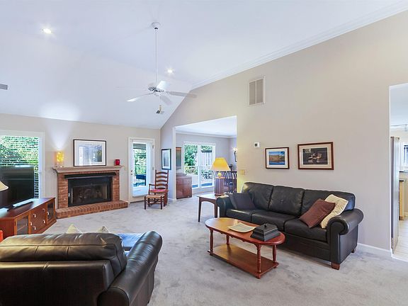 2nd image of 120 Windstone Dr