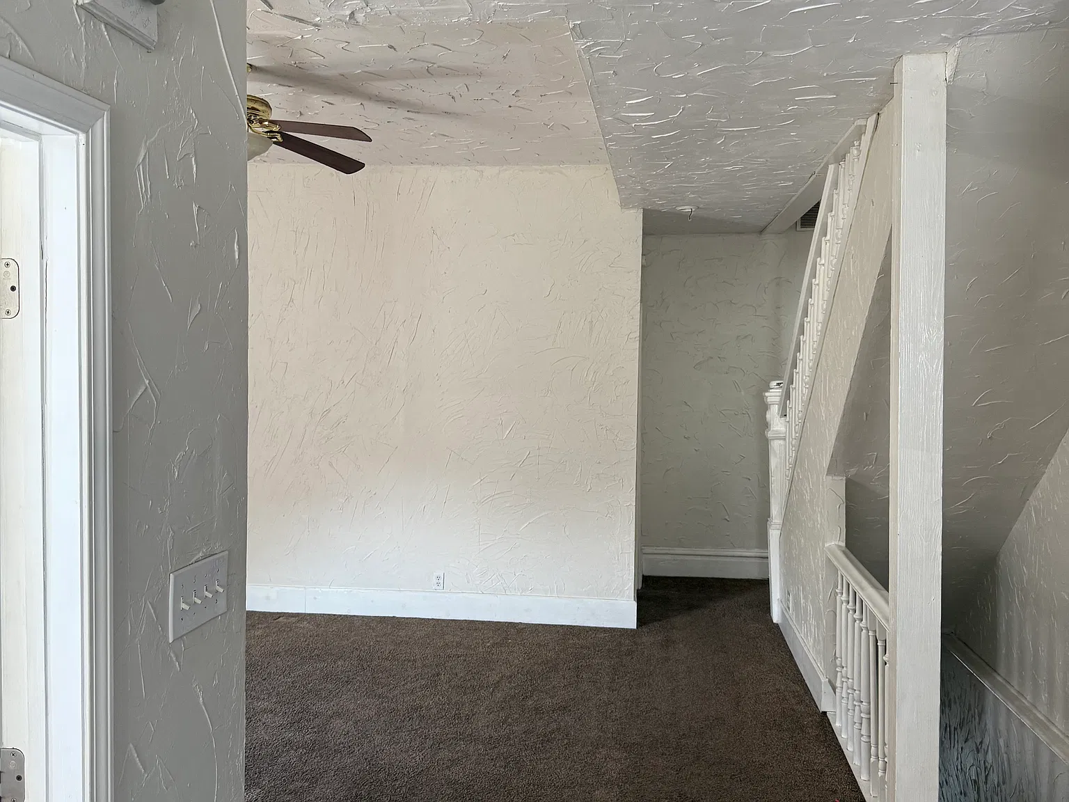 2 bed, 1.5 bath, 1400 sqft, $1,200 — Photo 2