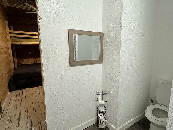 4th image of 49 Harbor Cir