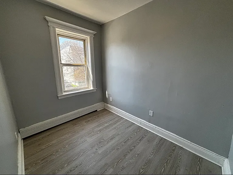 70 Eaton Pl #4A — Photo 6