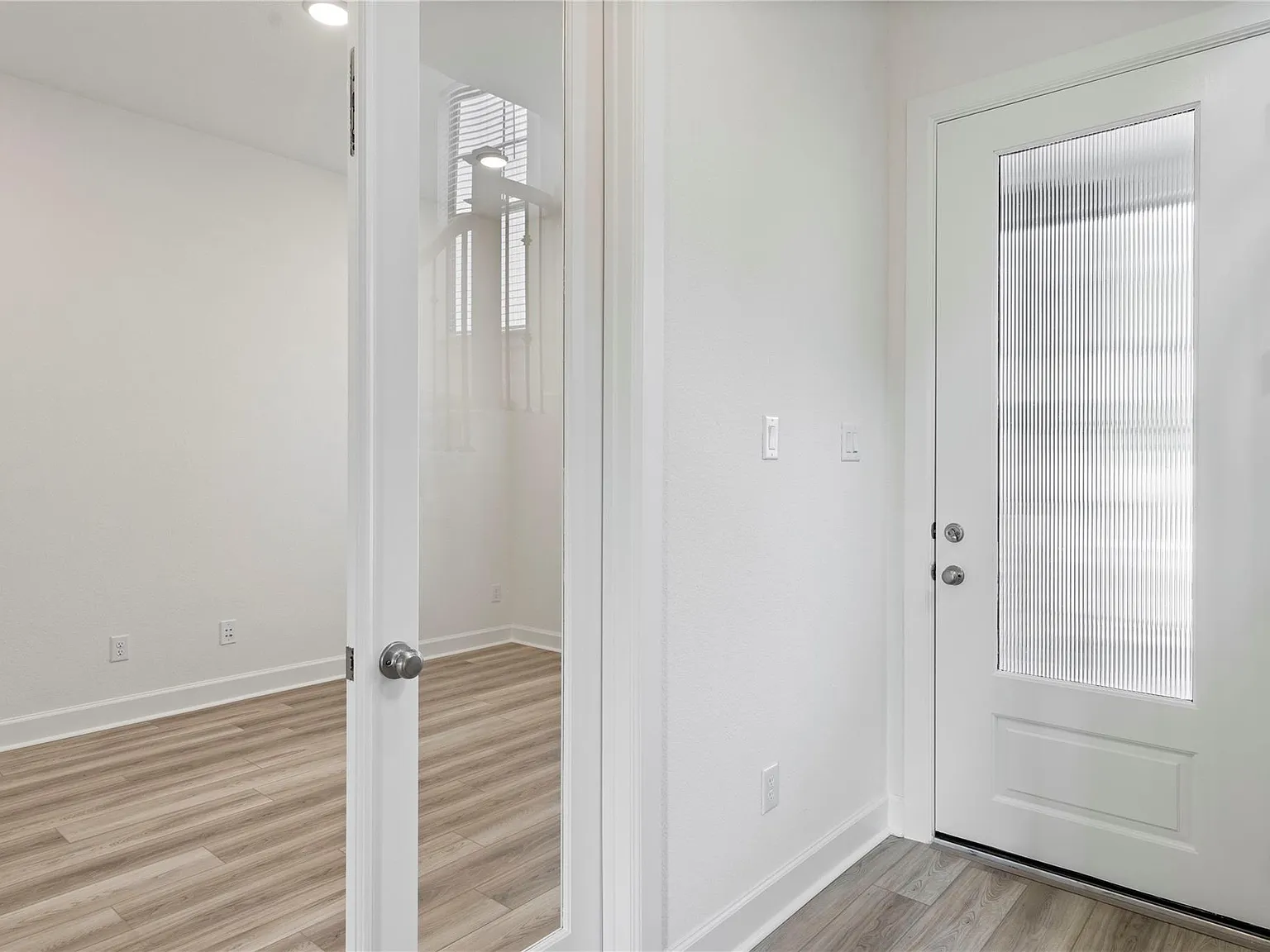 3 bed, 2.5 bath, 2190 sqft, $3,000 — Photo 3