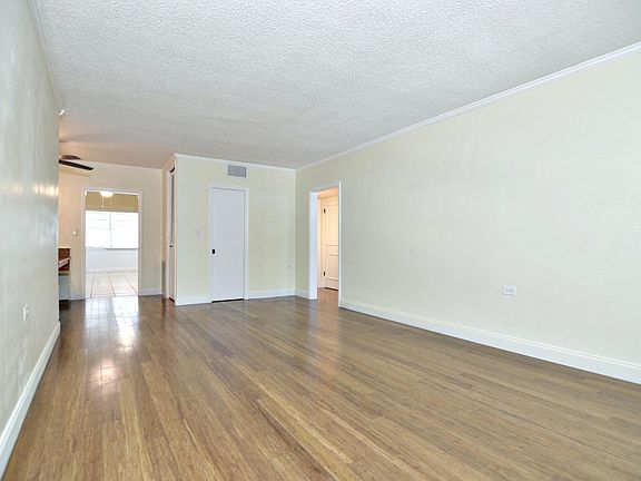 3rd image of 1338 Snell Isle Blvd NE APT 4