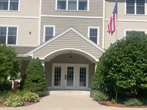 7 Crescent Way Unit 307, Sturbridge, MA 01518