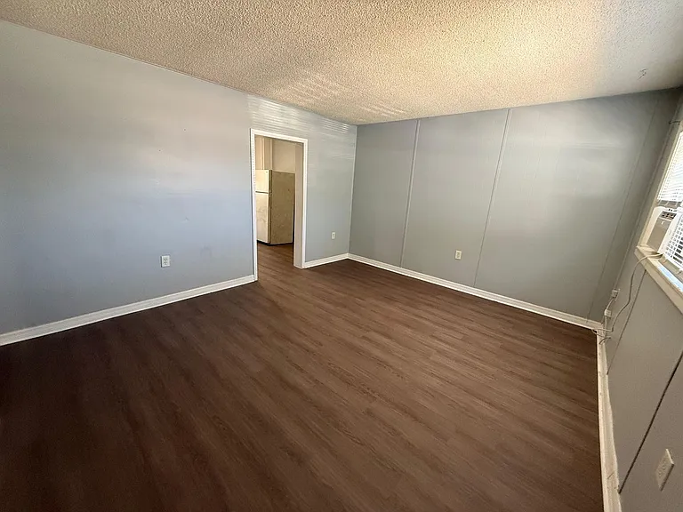 1405 Lotela Ave #2/1 — Photo 3