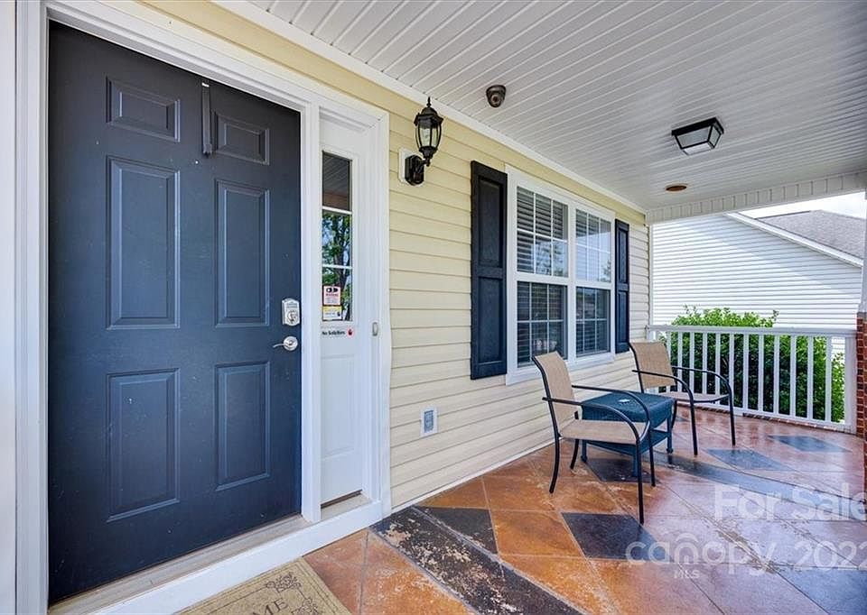 1st image of 5015 Drake Pond Ln #61