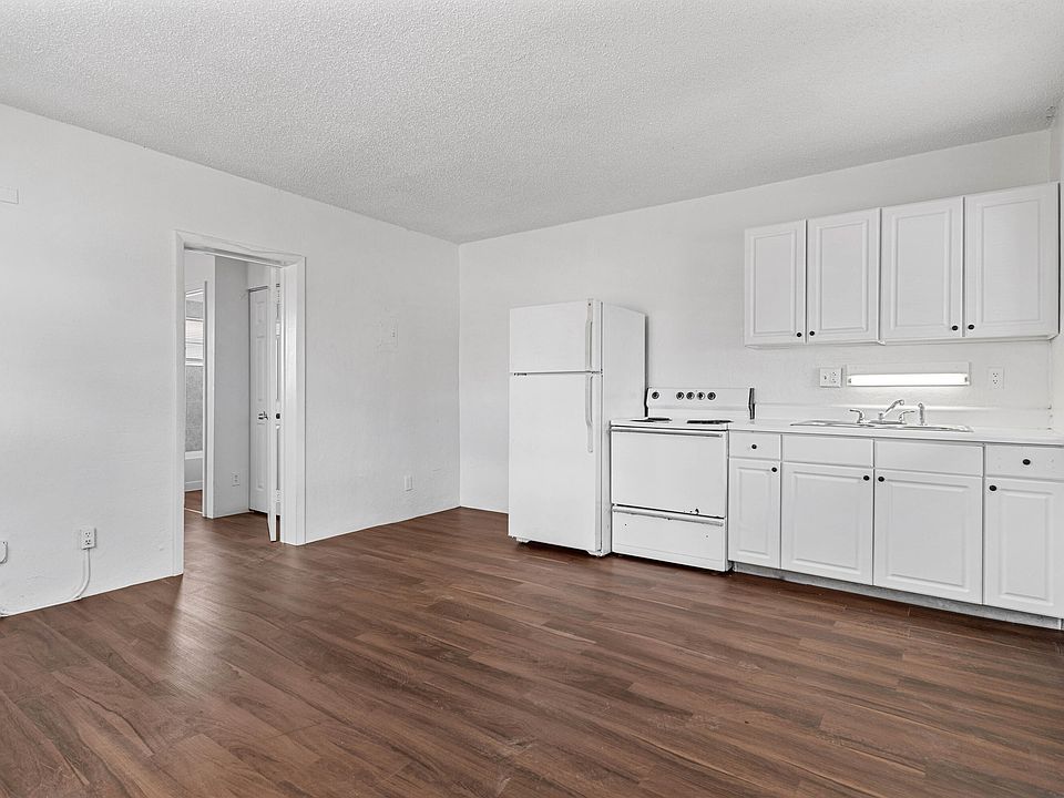 1st image of 271 SW 1st Street #1-4