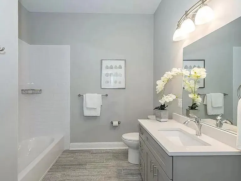 743 Park Ave #301 — Photo 4