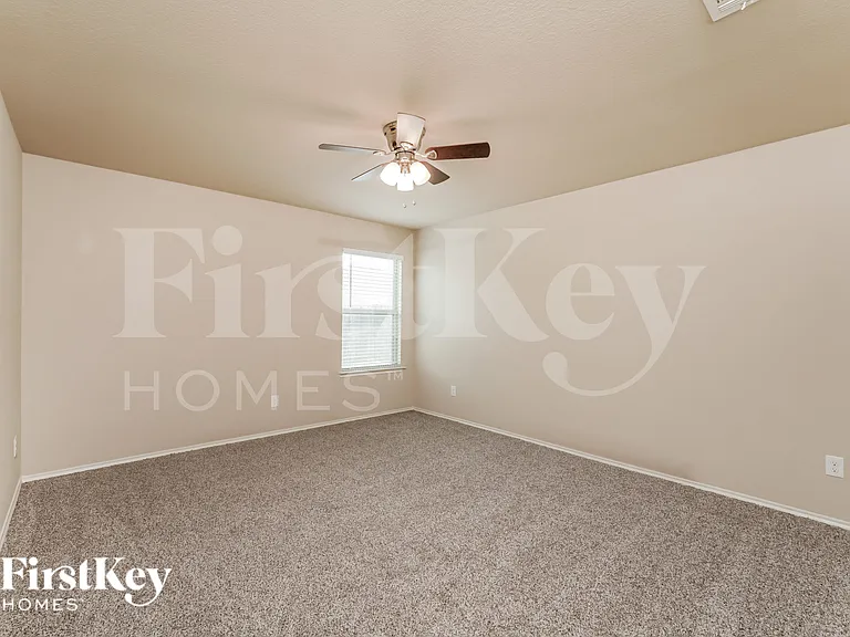 1800 Arbordale Way — Photo 10