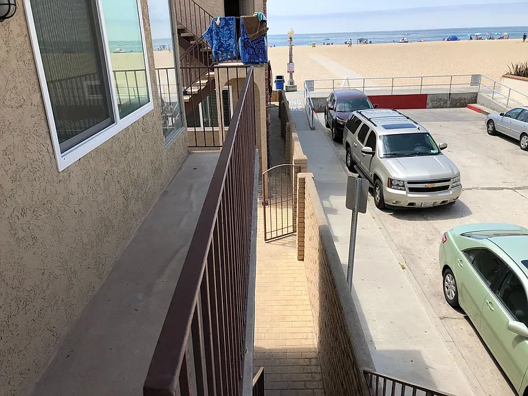 1526 W Oceanfront — Photo 4