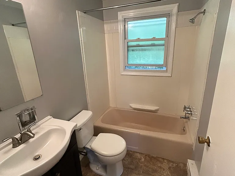 14 Woodburn Dr #C — Photo 8