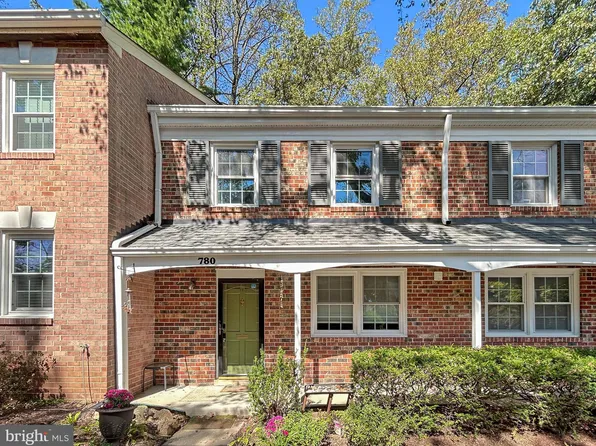780 Azalea Dr #15, Rockville, MD 20850