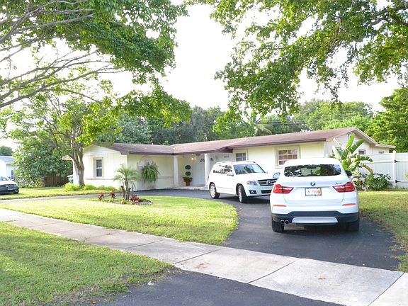 4th image of 8335 Sw 104 Street