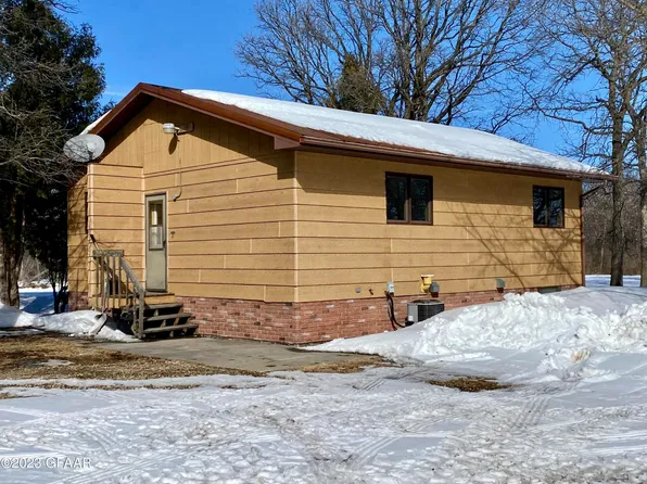 12662 92nd St NE, Cavalier, ND 58220
