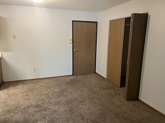 4th image of 1202 34th Ave S #201