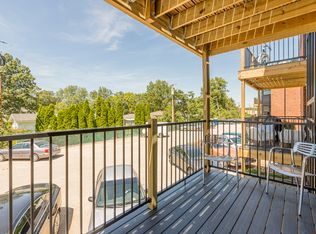 2020 10th St #101, Charleston, IL 61920