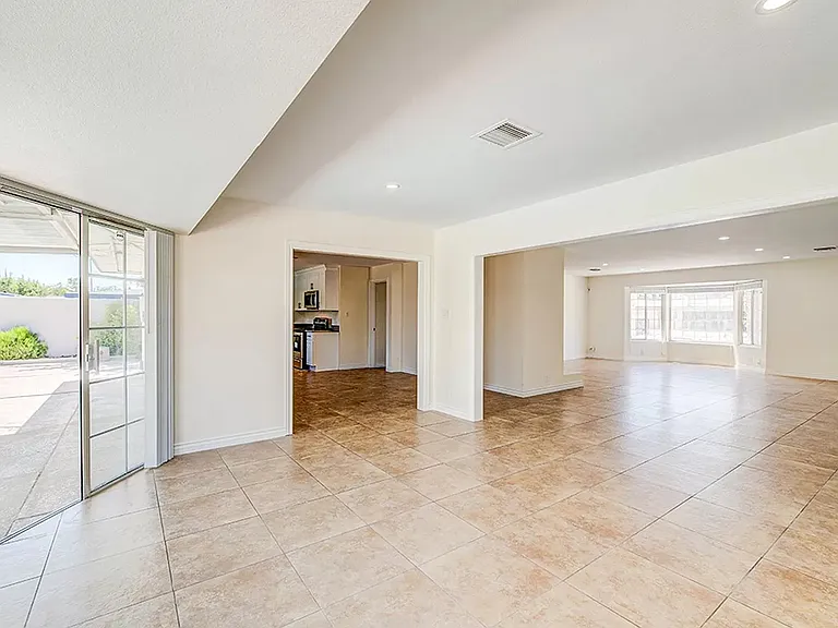 557 Canosa Ave — Photo 12