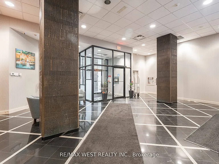 2737 Keele St #817 — Photo 2