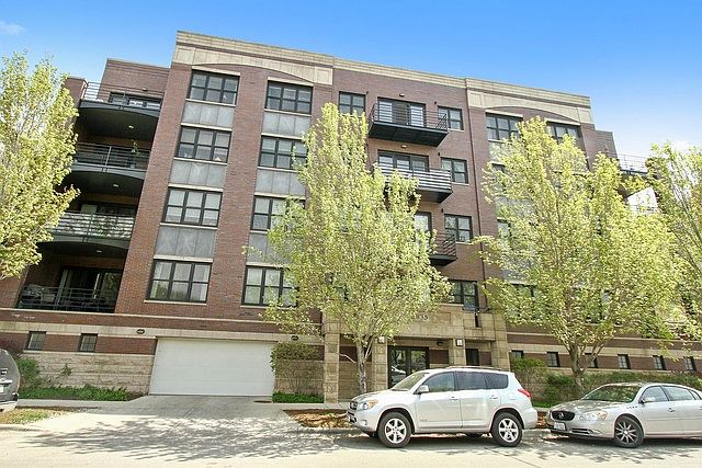 1st image of 2835 N Lakewood Ave APT 3C