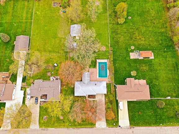 3rd image of 5109 Rossway Dr