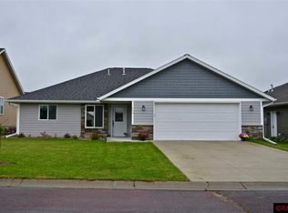 316 Copper Village Cir, Mankato, MN 56001