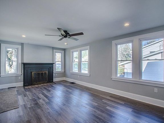 3rd image of 147 S Ireland Blvd