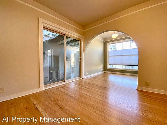 4th image of 676 Canyon Dr Unit B