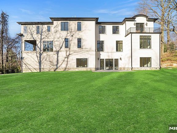 4th image of 28 Ellens Way