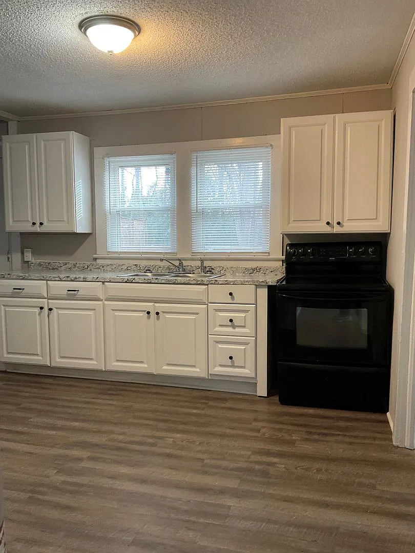 Available Now!! Updated 3 Bedroom 1 Bathroom Home in Gastonia — Photo 3
