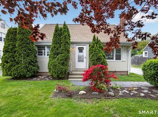 106 Moritz Pl, Fairfield, CT 06824