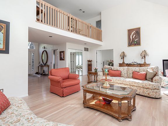 5th image of 2784 Deerfield Rd