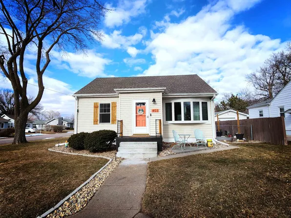 403 E 12th St, Hastings, NE 68901