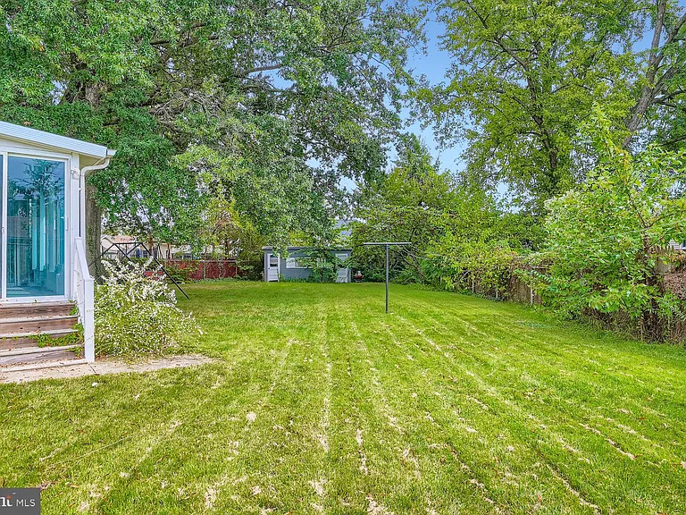 515 Taney Ave — Photo 22