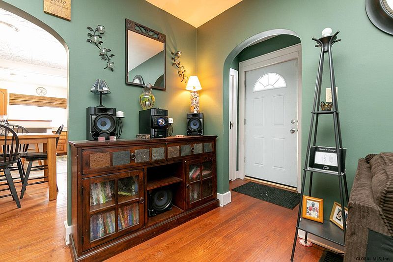 5th image of 1635 SPRING AV