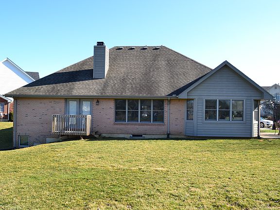 5th image of 1025 Lancaster Ln
