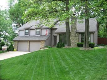 2nd image of 8238 Parkhill Cir
