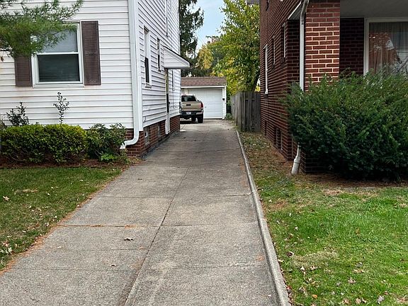 3rd image of 5302 Archmere Ave #5304