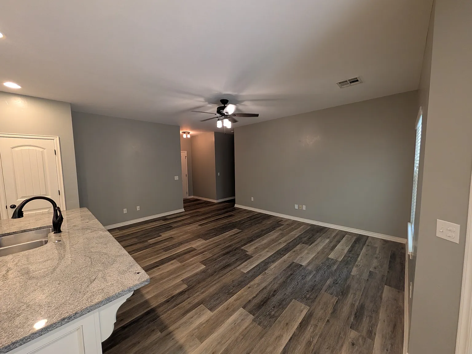3 bed, 1387 sqft, $1,800 — Photo 4