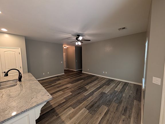 4th image of 3400 Lyric St