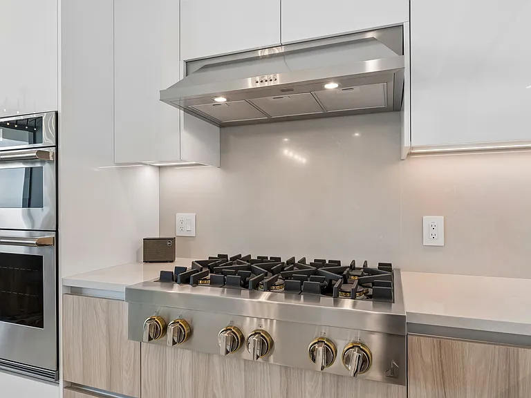 400 Central Ave #2102 — Photo 12