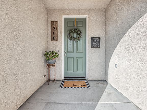 3rd image of 1358 Canyoncreek St