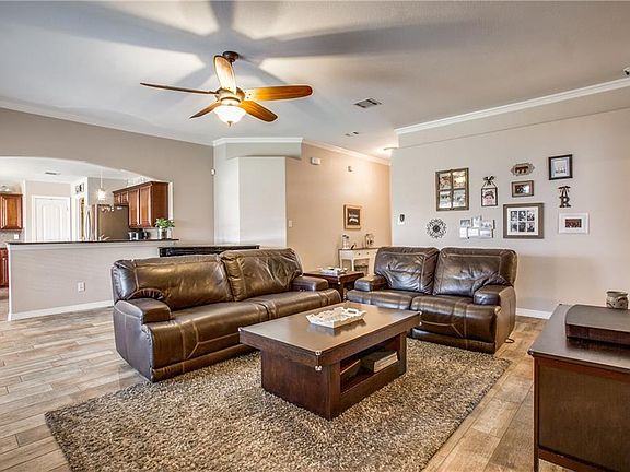 5th image of 1514 Weeping Willow Ln