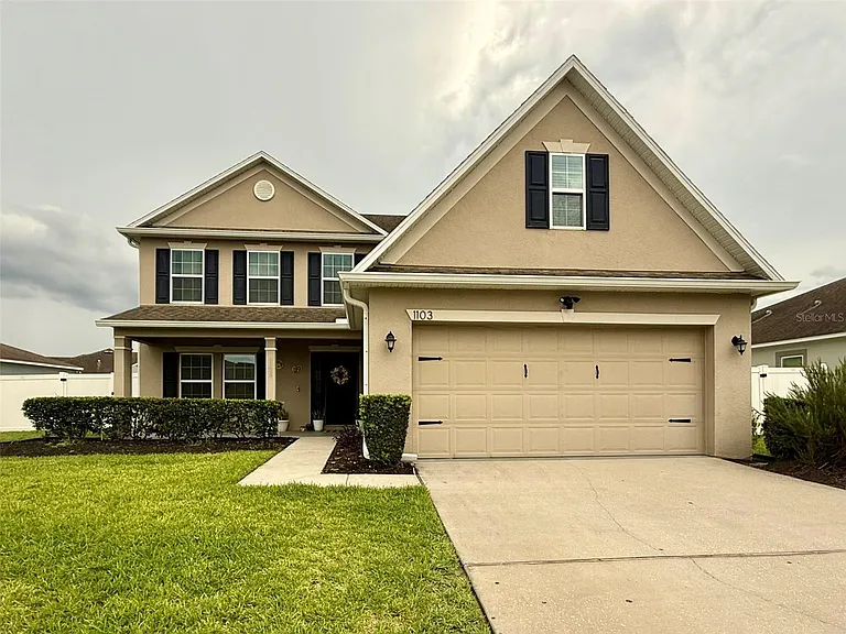 1103 Alta Vista Dr — Photo 2