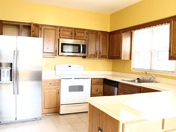 3rd image of 5918 Wescott Hills Way