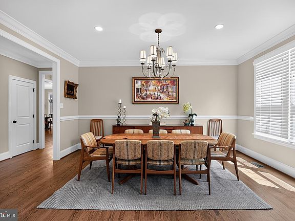 5th image of 129 Traymore Ln