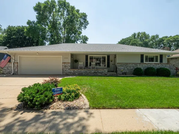 4408 Crown Point Ct, Sioux City, IA 51106