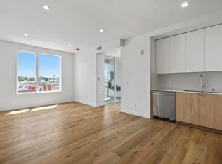 222 N Manhattan Pl #201, Los Angeles, CA 90004