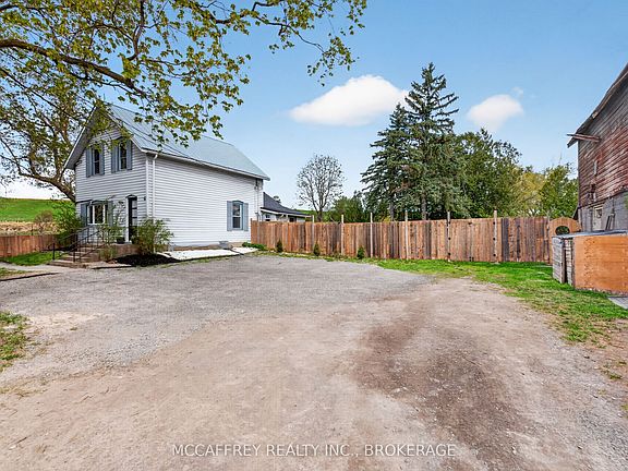 3rd image of 476 Hoards Rd