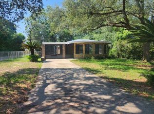 311 Glen Ave, Valparaiso, FL 32580